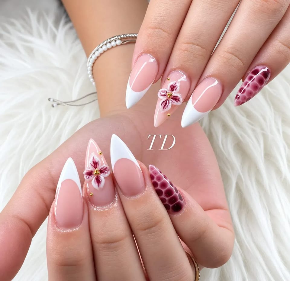 Stiletto French s 3D květem